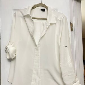 WHITE LONG SLEEVE BUTTON DOWN SHIRT Blouse